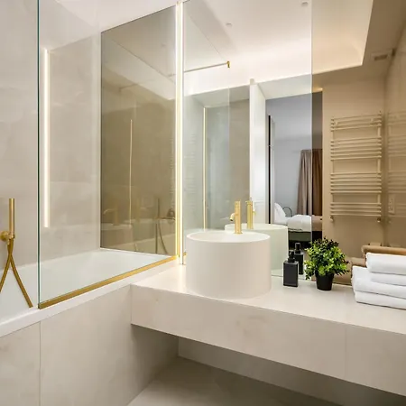 North By Urbanesq Cortina H Apartment *