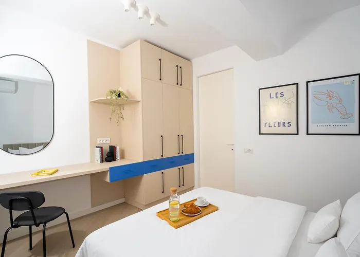 North By Urbanesq Cortina H Бухарест